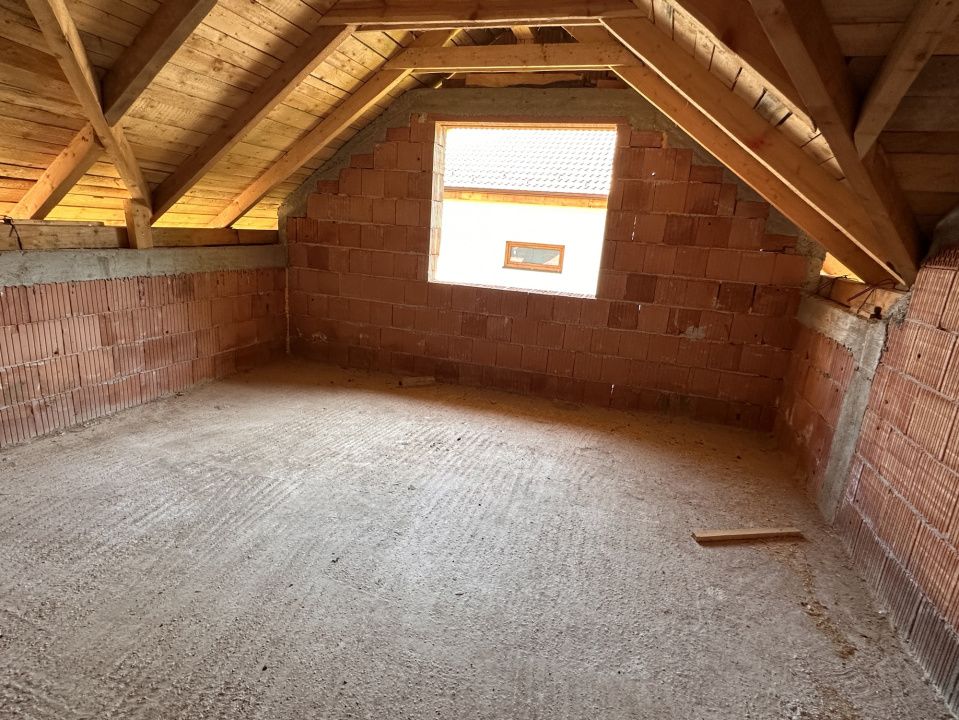 Casa noua la Rosu cu 4 camere teren aferent 386 mp cu toate utilitatile – fotografia 8 din 11