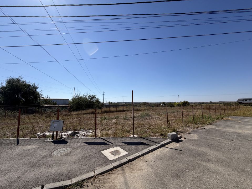 Teren intravilan, 717mp, zona Strand Coloseum, toate utilitatile – fotografia 1 din 1