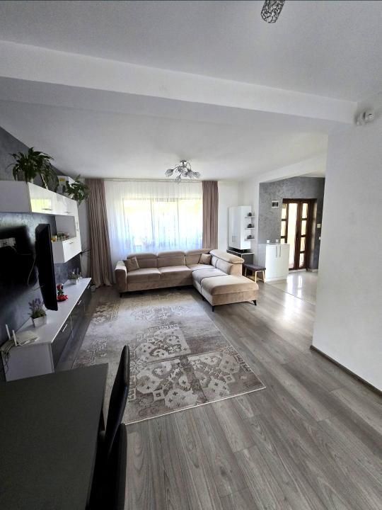 Duplex de vânzare | Curte generoasă | Stradă privată | zona Terra – fotografia 1 din 10