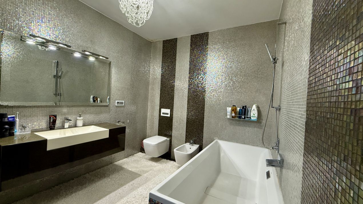 Penthouse UNIC 204 mp totali in Tomis Nord Constanta mobilat si utilat – fotografia 16 din 38