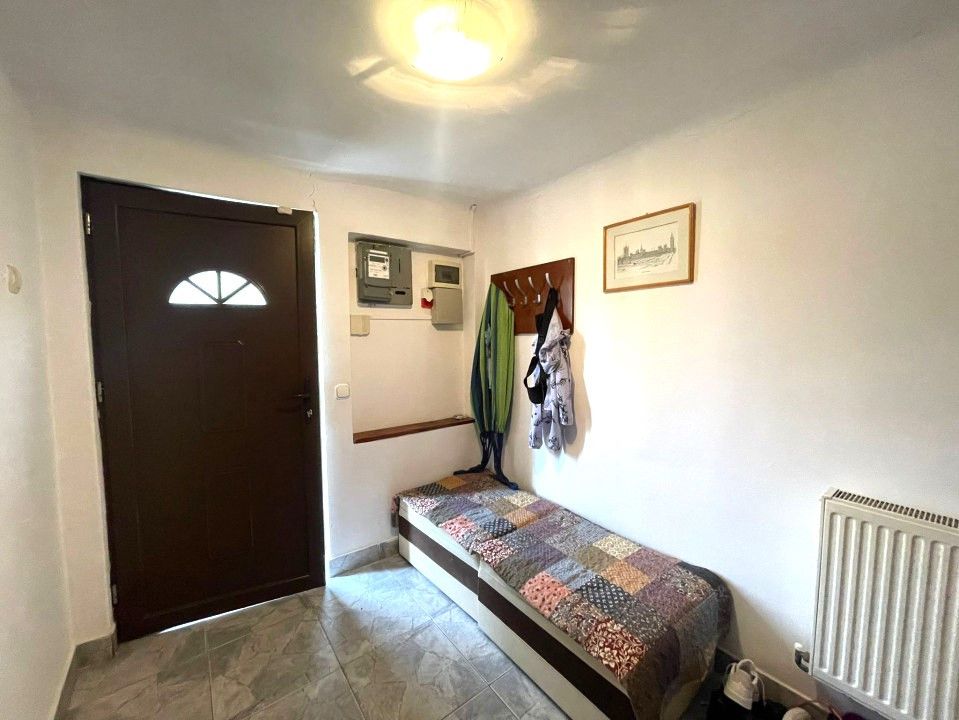Zona UMF, casa de inchiriat cu curte – fotografia 4 din 13