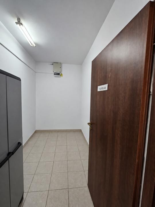Spațiu comercial cu vad excepțional | Amenajat complet pentru Farmacie, Eroilor! – fotografia 7 din 9