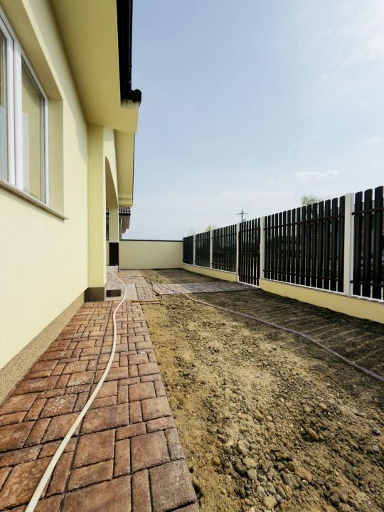 Duplex despartit prin camera tehnica, 3 camere - Beregsau Mare – fotografia 15 din 21
