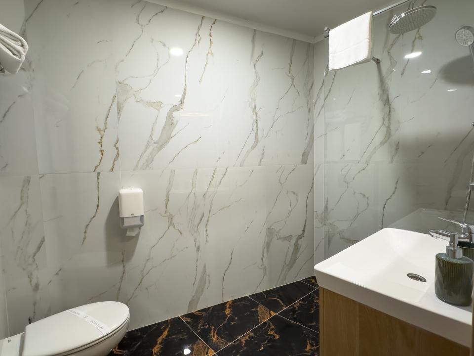 Cladire hoteliera complet echipată | 28 unitati de cazare | 2.186 mp – fotografia 10 din 33