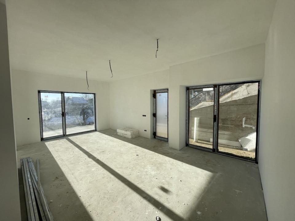 Ocazie! Casa in Feleac, 4 camere, 2 garaje, 140 mp, 1000 mp teren, panorama! – fotografia 1 din 13