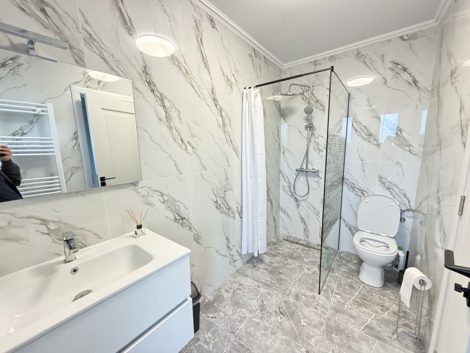 APARTAMENT NOU ÎNCHIRIERE – CENTRU, PRIMA ÎNCHIRIERE, MOBILAT, UTILAT, PARCARE – fotografia 13 din 18