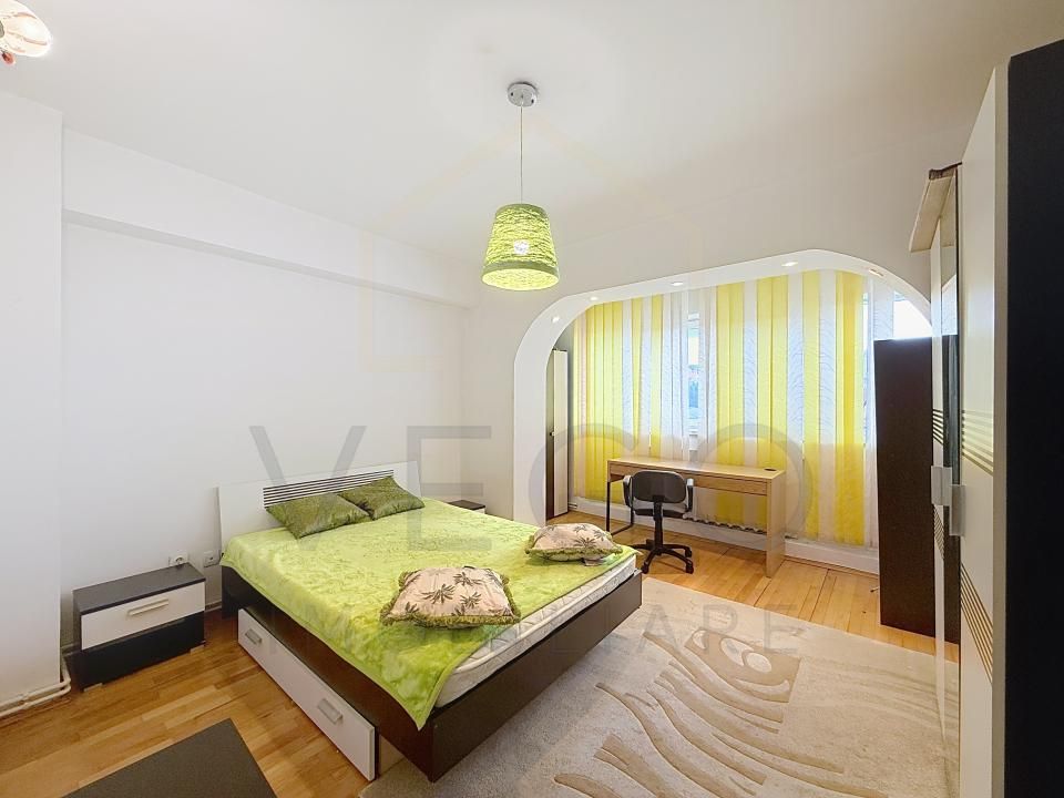3 camere decomandate, balcon, zona Centrala - Piata Cipariu-Fac.Drept – fotografia 7 din 15