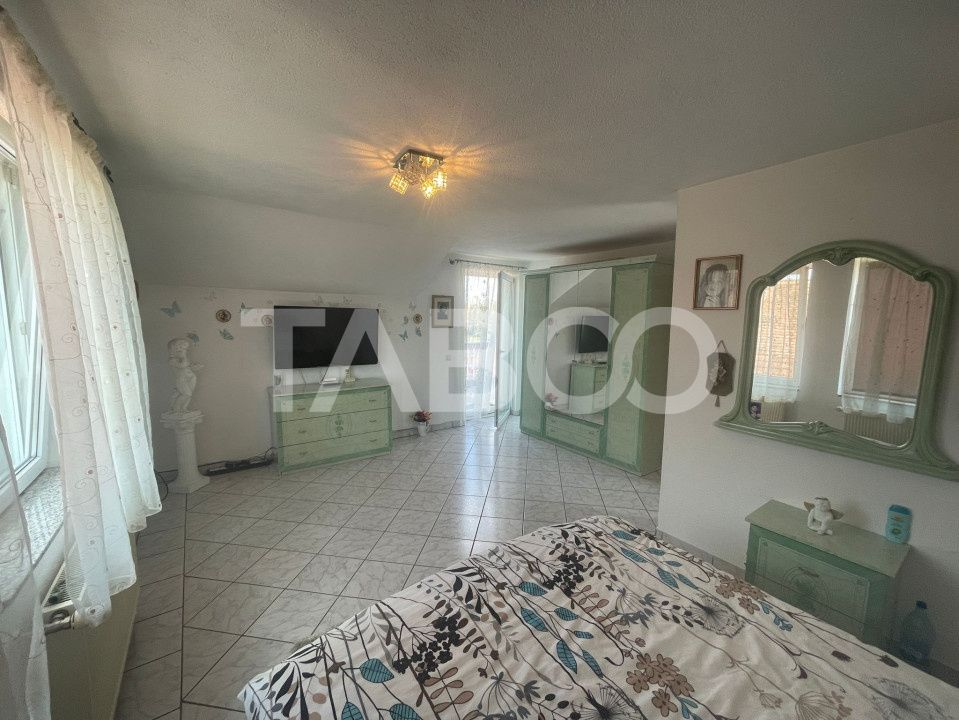 Casa deosebita  de vanzare 453 mp utili si curte 528 mp in Avrig – fotografia 31 din 32