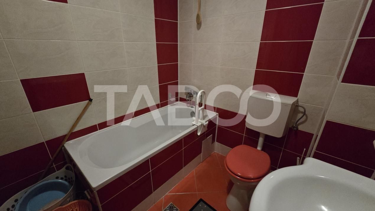 Apartament cu 3 camere etajul 1 de vanzare zona Pictor Brana Selimbar – fotografia 9 din 14
