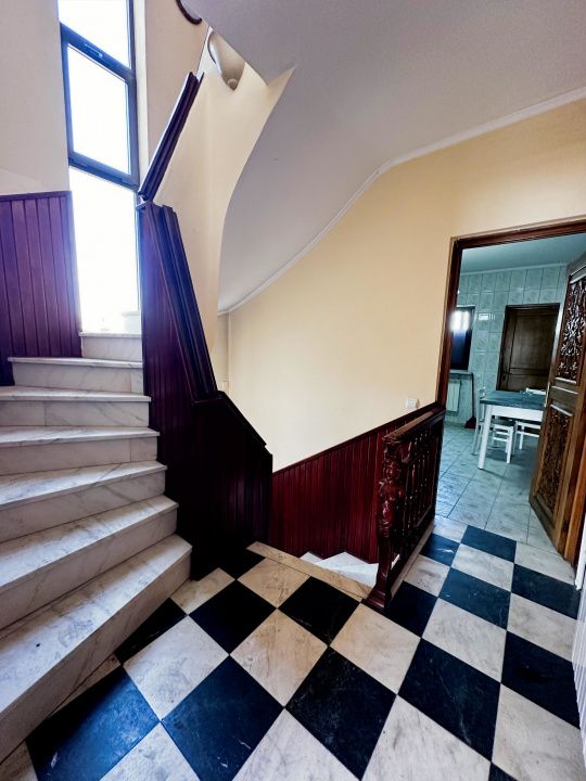 Oportunitate investitie – Casa 8 camere 13 Septembrie - Panduri | 253 mp – fotografia 4 din 23