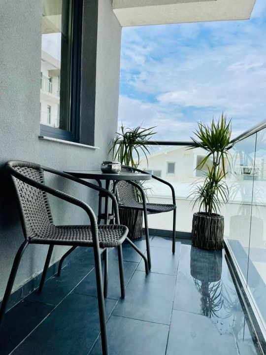 Apartament cu 3 camere complet mobilat si utilat, vedere spre  Mare – fotografia 17 din 18
