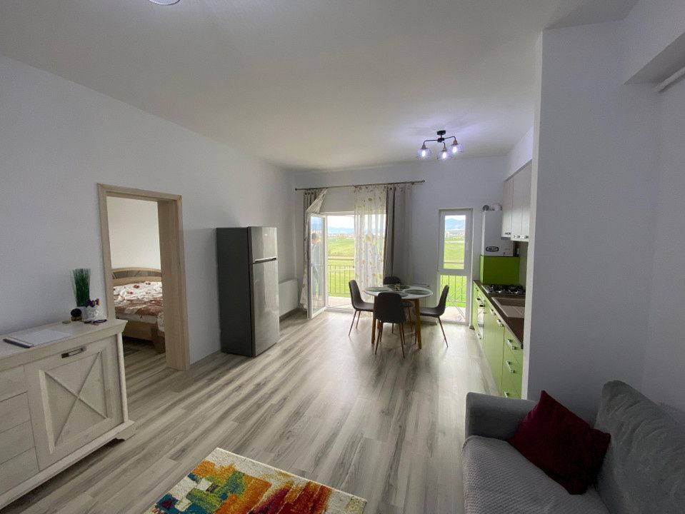 Apartament 2 camere de inchiriat 44 mpu parcare balcon zona Magnolia – fotografia 2 din 9