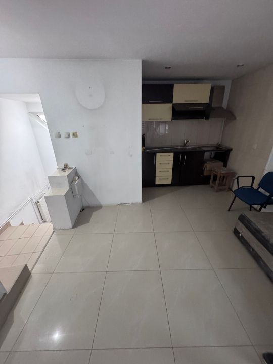 Apartament 2 camere, compartimentare pe doua niveluri, in zona Casa de Cultura – fotografia 1 din 8