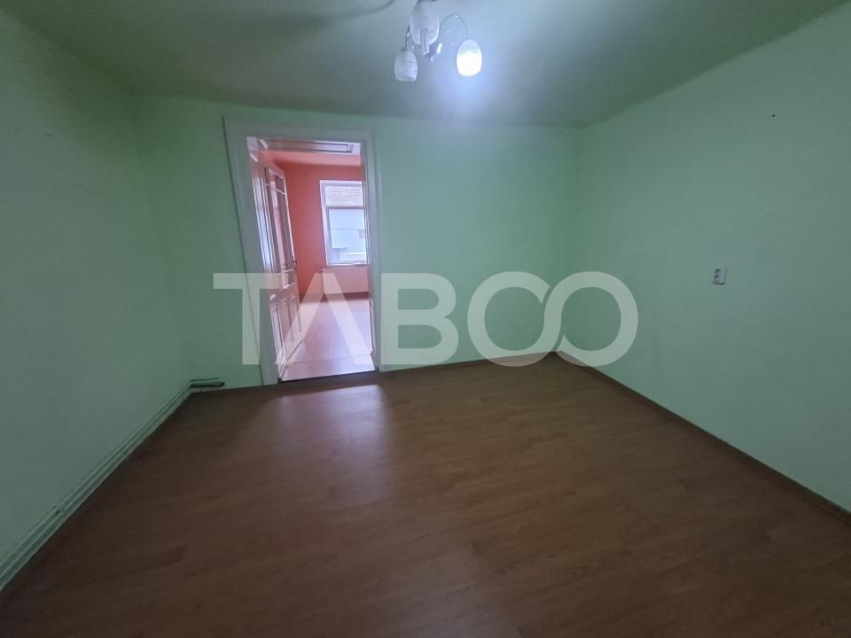 Apartament la casa de vanzare 2 camere garaj curte comuna cu 2 vecini – fotografia 3 din 10