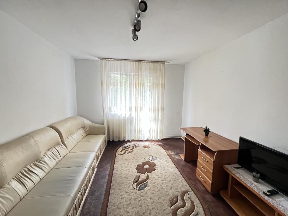 Apartament-2-Camere-Semidecomandat-Etaj 2-Centrala-Termica-Florilor-Brasov – fotografia 2 din 8