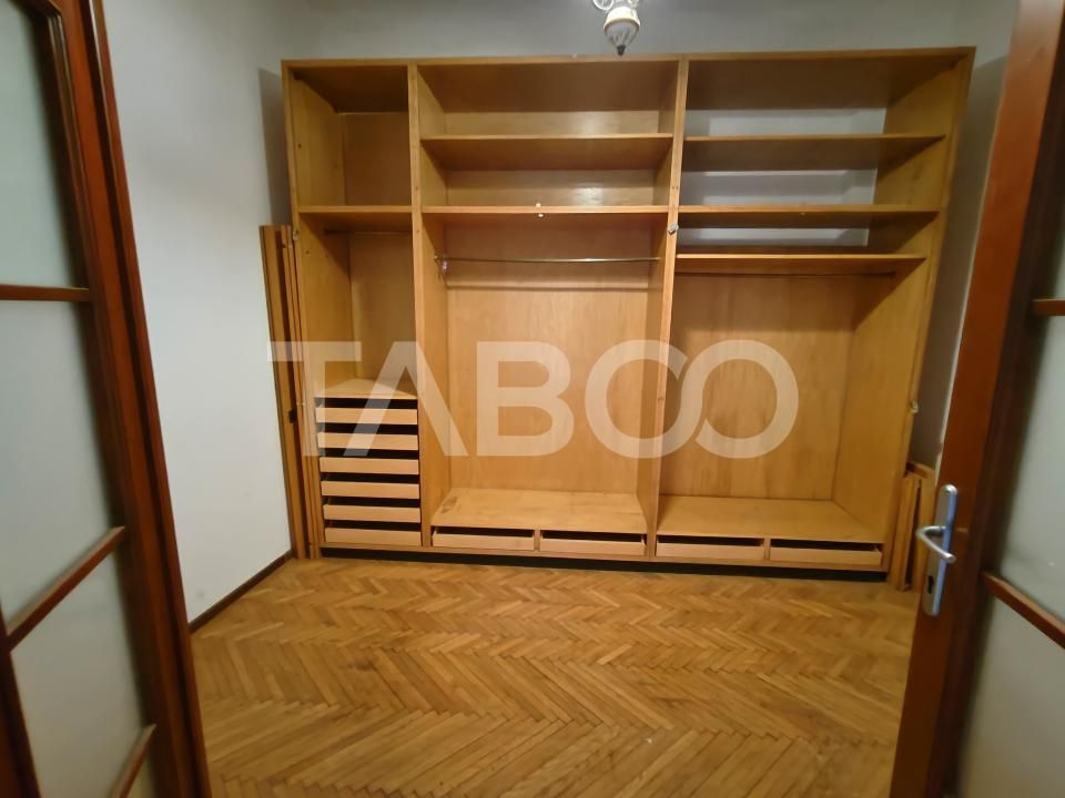 Spatiu de inchiriat in curte proprie - zona Lupeni - Comision 0 – fotografia 10 din 12