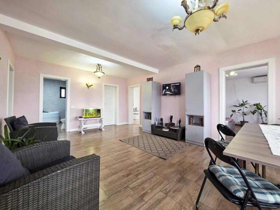 Vilă P+1 cu 6 camere, complet mobilată și utilată, la 10 minute de plaja Corbu – fotografia 13 din 17