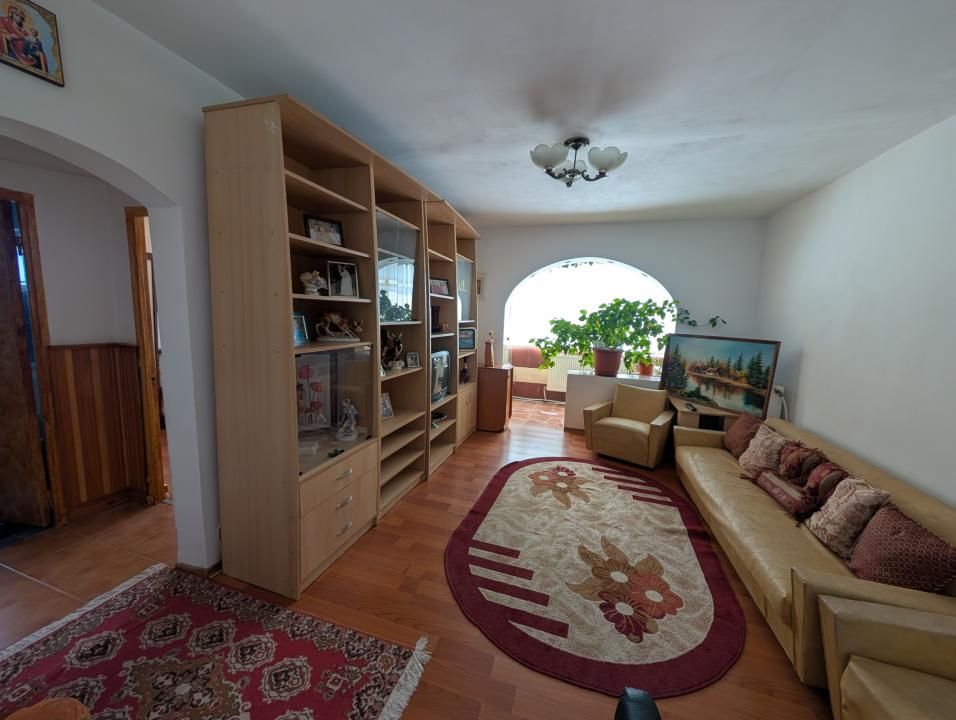 Apartament 3 camere Buhuși - Republicii Penny – fotografia 2 din 10