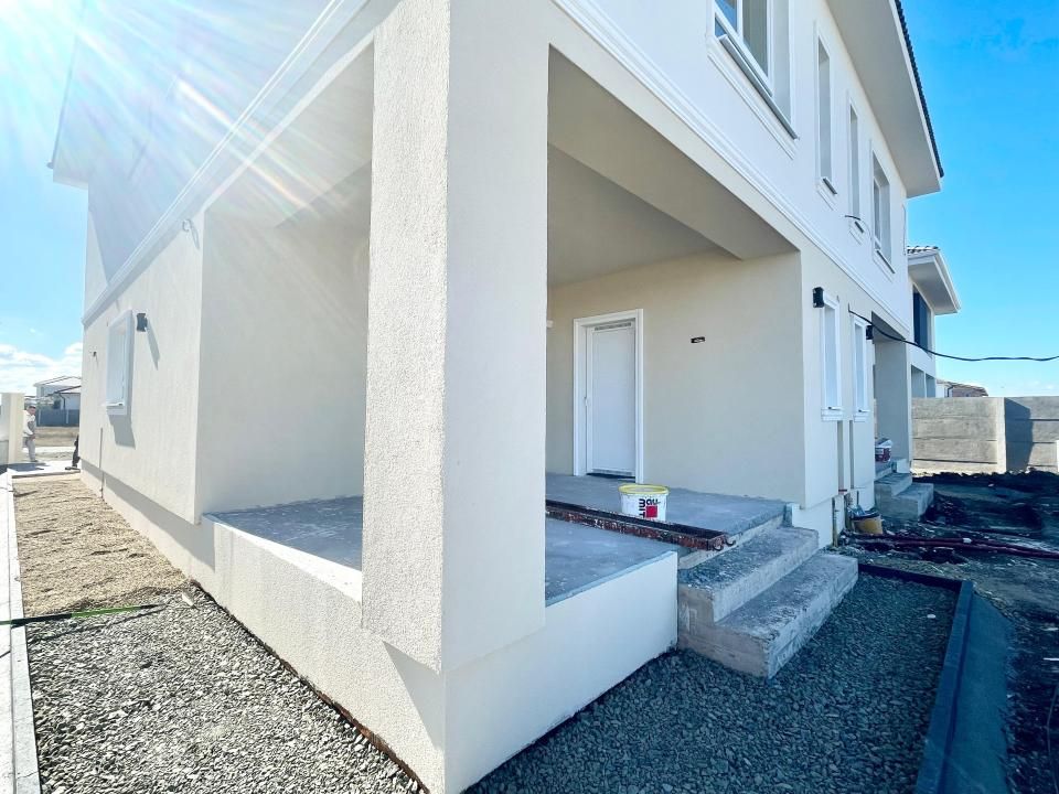 Duplex cu 5 camere, predare la cheie - Mosnita Veche – fotografia 2 din 14