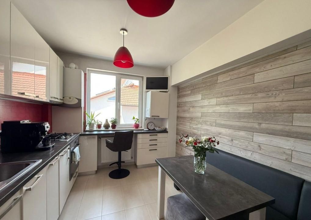 Apartament elegant cu 3 camere de închiriat si parcare – fotografia 2 din 8