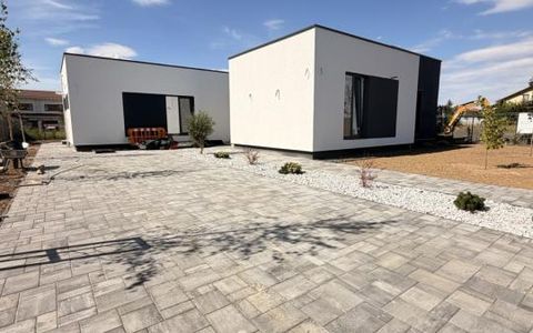 Casa individuala moderna pe parter - Dumbravita - Comision 0%
