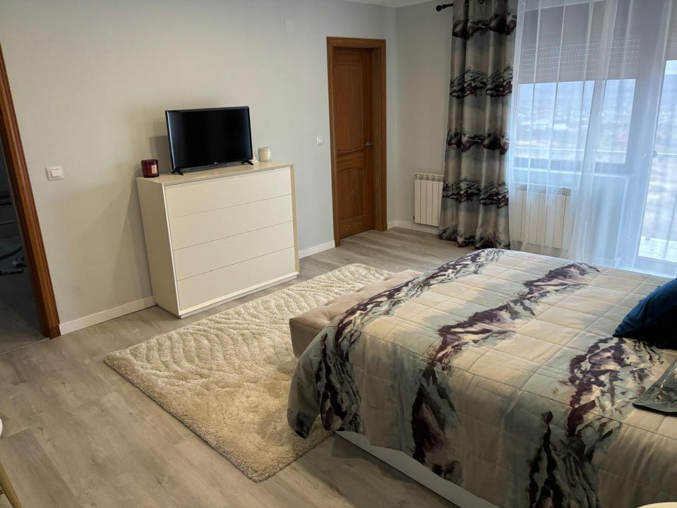 Casa de Lux cu 5 camere pe colina 1000 mp – CETATE SKIT Panorama spectaculoasă – fotografia 15 din 26