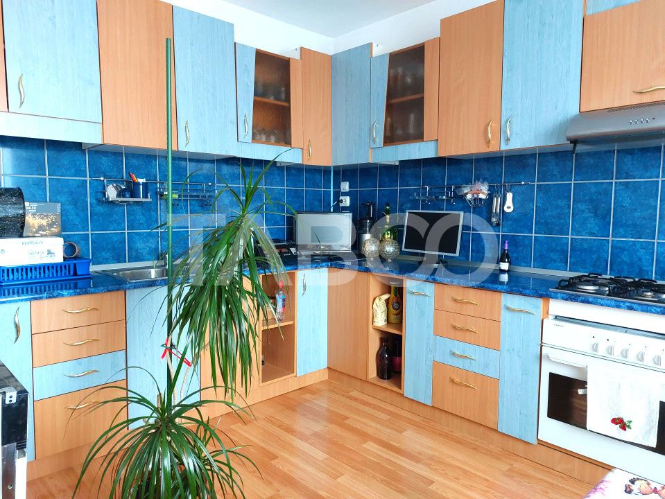 Casa si curte pretabila pentru 2 familii 980 mp teren liber Cisnadie – fotografia 2 din 32