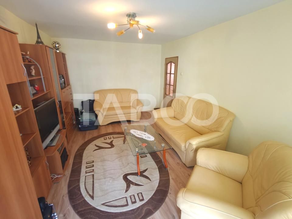 Apartament 4 camere 2 bai 2 balcoane -pivnita - etaj 1 - zona Turnisor – fotografia 1 din 11
