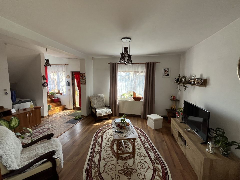 Exclusivitate! Vila P+M inalta, 5 camere, placa beton, Valu lui Traian! – fotografia 5 din 13