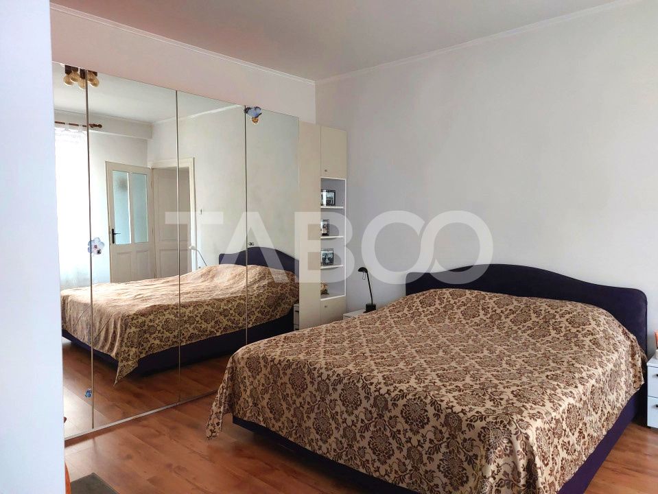 Casa si curte pretabila pentru 2 familii 980 mp teren liber Cisnadie – fotografia 7 din 32