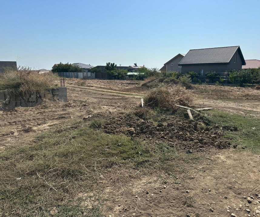 Teren de vânzare | Lazu | 421 mp | Fundație existentă – fotografia 2 din 5