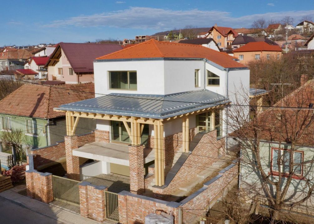 Vilă premium, 238 mp utili, teren 596 mp și garaj | Dâmbul Rotund – fotografia 1 din 8