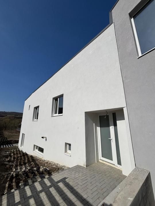 Casă cuplată, 122 mp utili+curte privată 285 mp | Demisol + Parter | Semifinisat – fotografia 3 din 9