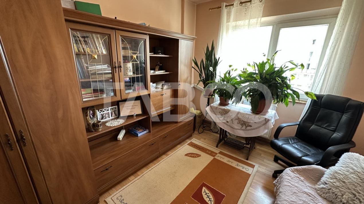 Apartament  4 camere 2 ba in bloc cu lift pivnita Mihai Viteazul Sibiu – fotografia 10 din 16