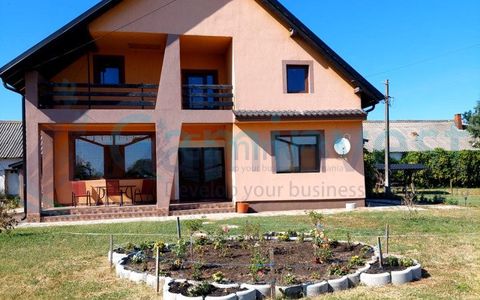 Vilă și fosta fermă 8300 mp în Valea lui Mihai, Bihor