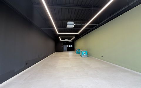 Spatiu comercial, 122 mp, open-space, Exterior Est, Cartier Ford