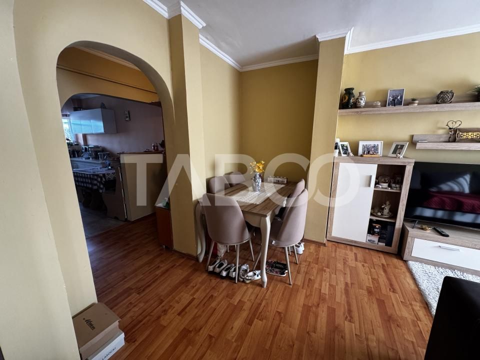 COMISION 0 - Apartament 4 camere 2 bai pivnta si balcon 8 mp Cisnadie – fotografia 9 din 19