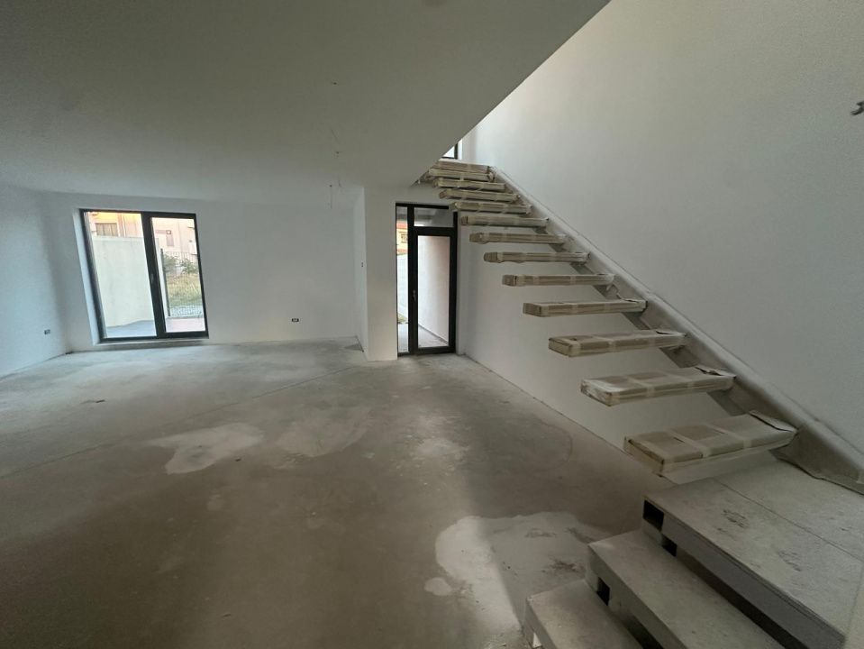 Vilă premium pe malul lacului | in zona Mamaia Nord | 0% Comision – fotografia 4 din 16