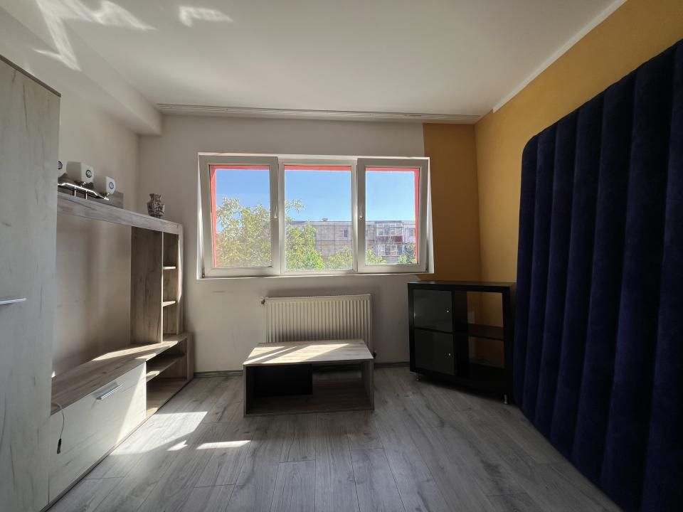 Garsoniera, 18mp utili, etaj 3 - zona UMT – fotografia 2 din 7