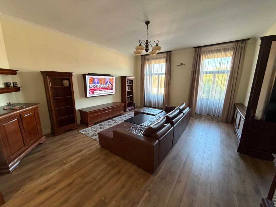 Casă de vânzare - Reghin zona centrală. 0 comision – fotografia 1 din 15