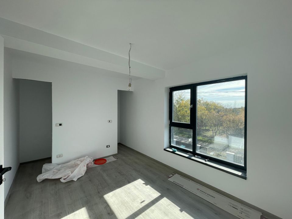 Duplex 3 camere separat prin baie Mosnita Noua – fotografia 8 din 12
