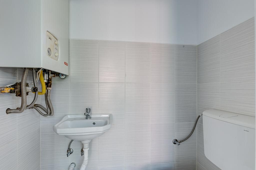 Spatiu comercial | Lizeanu | 2 Vitrine | Centrala – fotografia 9 din 10