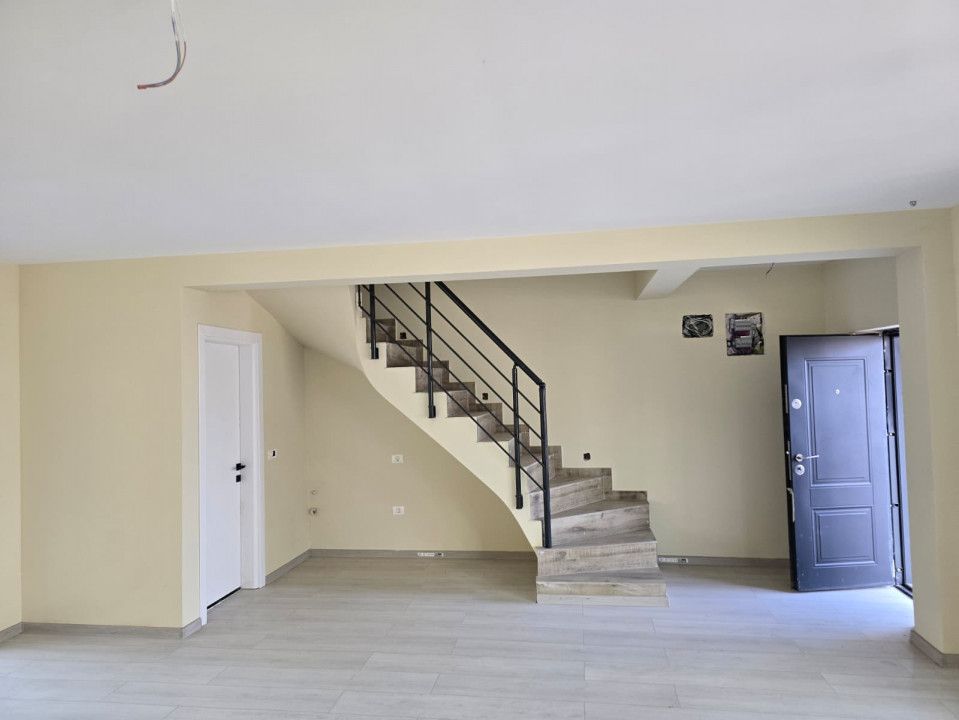 Vila de vanzare Lazu – fotografia 9 din 14