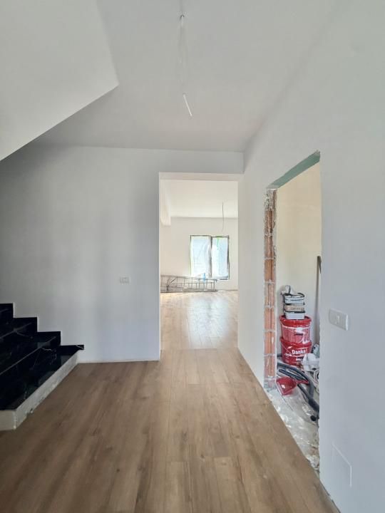 Duplex 4 camere+ spatiu comercial, 120 utili, 260 teren in Giroc – fotografia 11 din 19