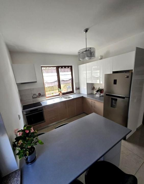 Duplex de vanzare, complet mobilat, 116mp, gradina, 3 parcari, str. Urusagului! – fotografia 3 din 8