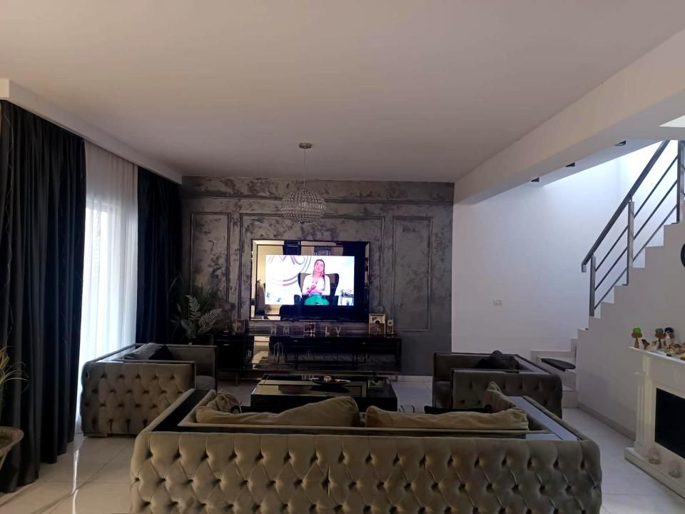 Duplex despărțit prin garaj, 3 Dormitoare- Zona Lidl - Dumbravita – fotografia 3 din 16