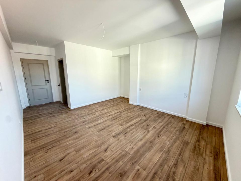 Apartament 3 camere, decomandat, 93.7 mp, cartier 1 Mai – fotografia 7 din 13