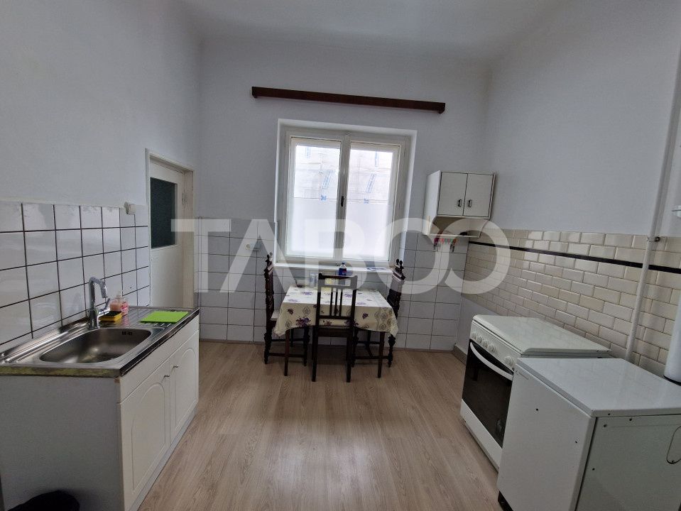 Apartament central 4 camere spatiu comercial garaj si pivnita Sibiu – fotografia 6 din 16