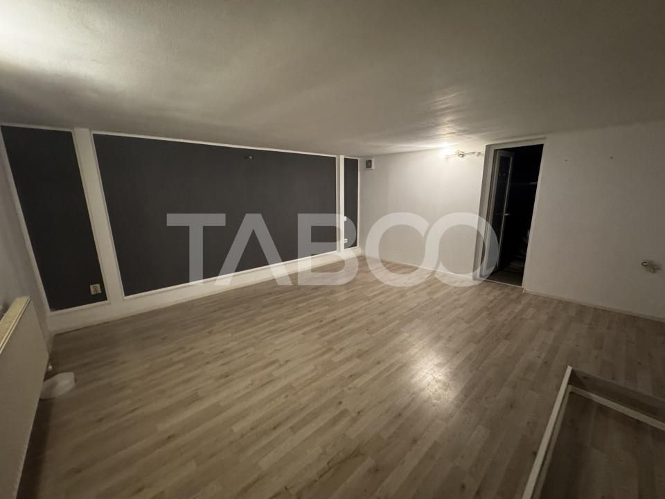 Spatiu comercial de inchiriat cu 4 camere 85 mpu Central Sibiu – fotografia 2 din 12