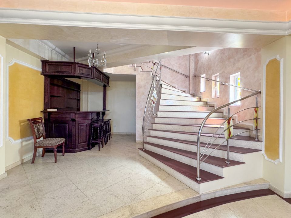Vilă de închiriat spatioasă | 6 camere | Garaj spatios | Pozitie Centrala – fotografia 14 din 18